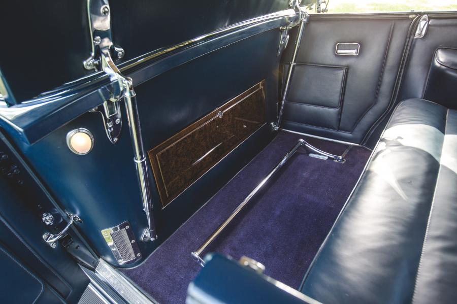 Интерьер Packard Standard Eight Sport Phaeton (902-521) 1932 года  (фото 19 из 40)